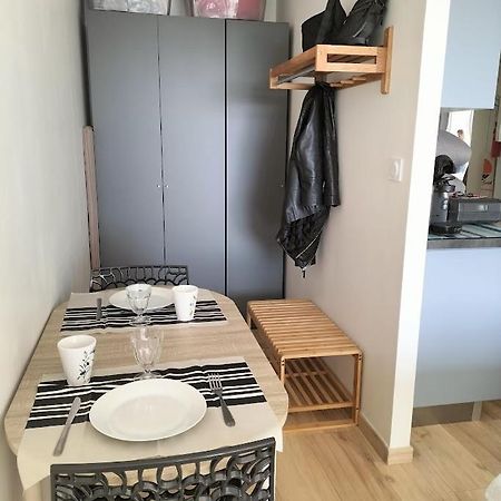 Studio A 200 Metres De La Plage Canet-en-Roussillon Exterior photo