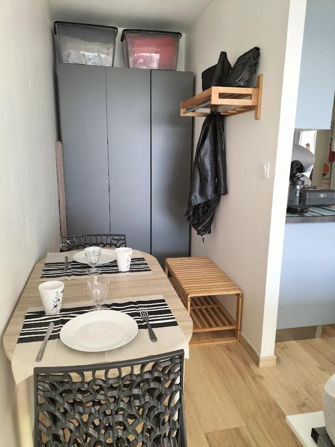 Studio A 200 Metres De La Plage Canet-en-Roussillon Exterior photo